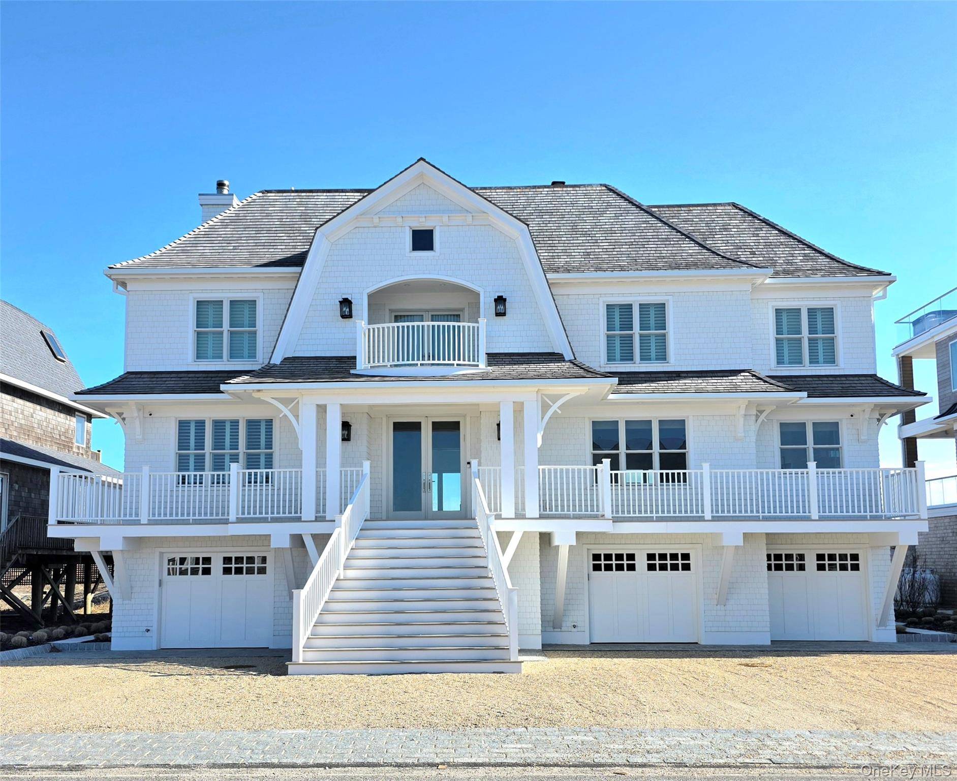 5 Bedroom Oceanfront Home for Sale on Dune Rd Westhampton Dunes - NY - USA - 1