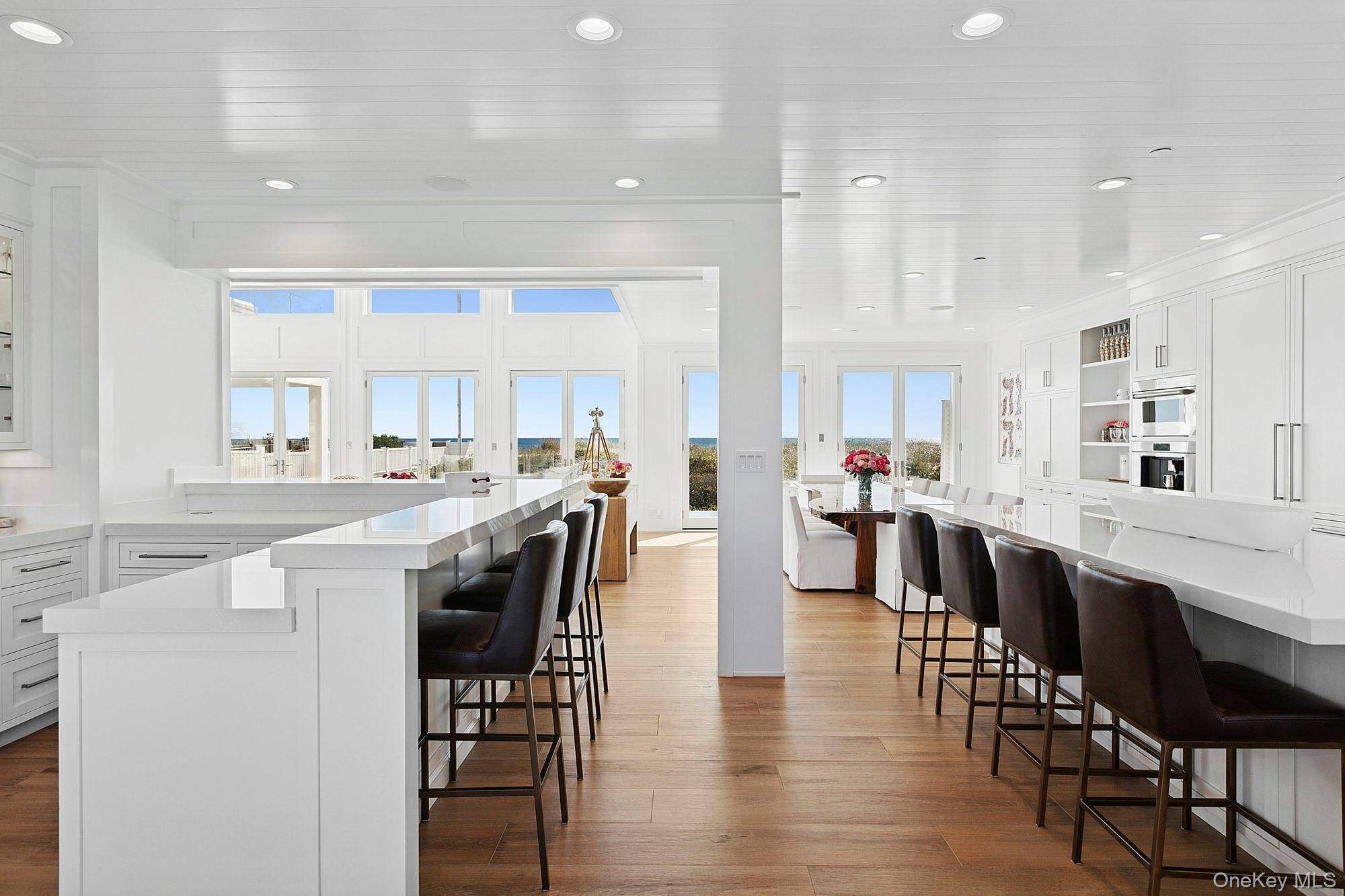 5 Bedroom Oceanfront Home for Sale on Dune Rd Westhampton Dunes - NY - USA - 8