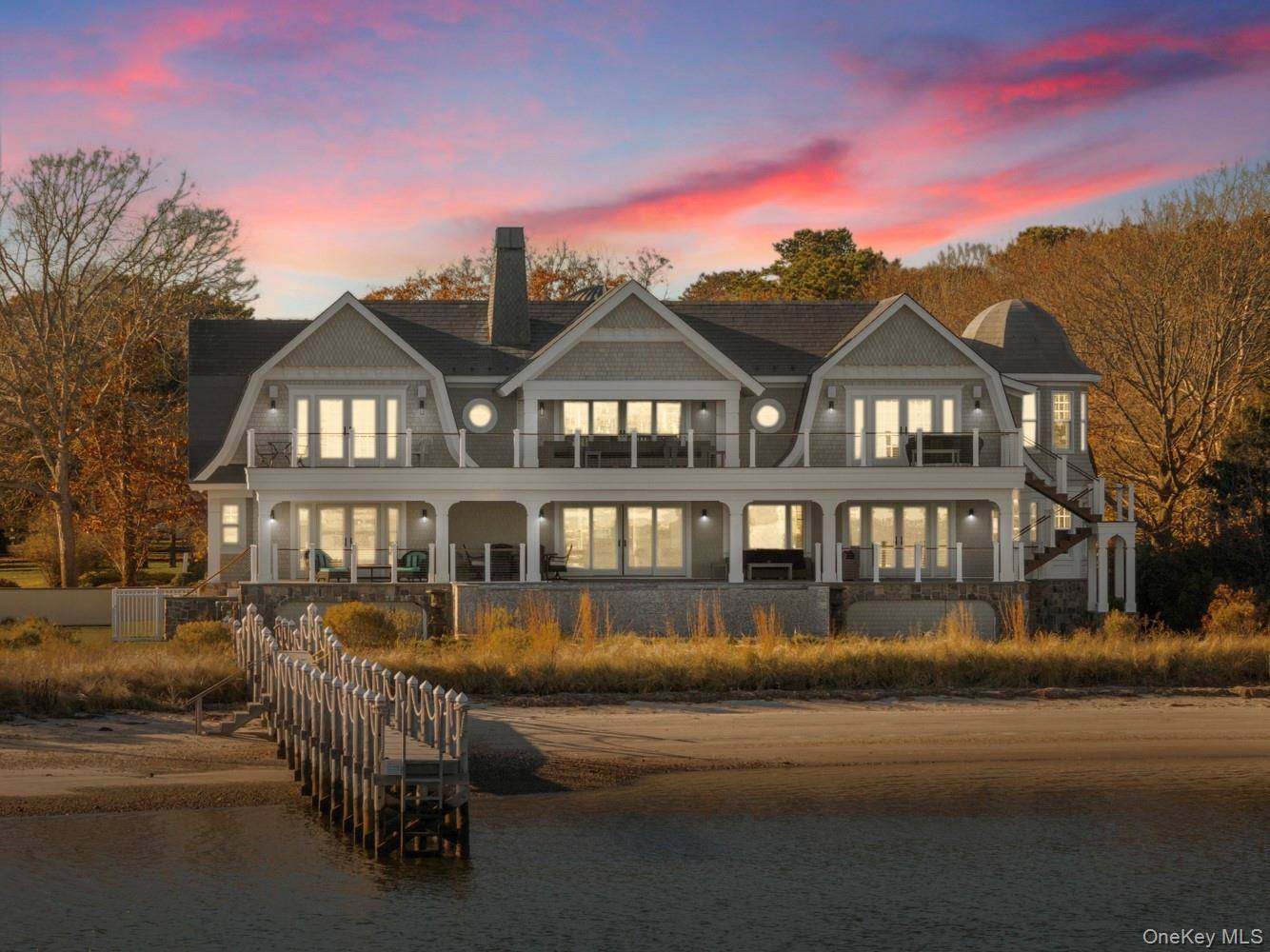 Casa de 5 Dormitorios Frente al Mar en Venta en Hampton Bays - Nueva York - EE. UU. - 2