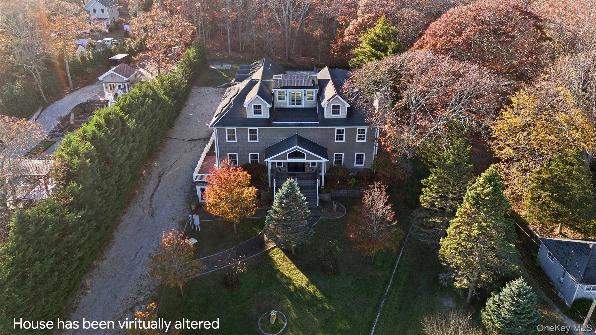 Casa de 5 Dormitorios Frente al Mar en Venta en Hampton Bays - Nueva York - EE. UU. - 4