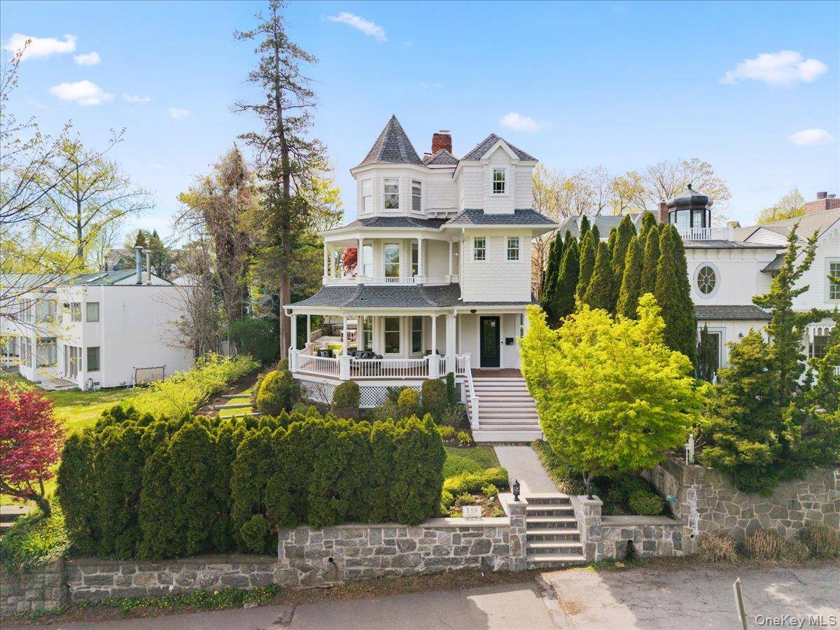 Casa com 5 Quartos à Beira-Mar à Venda em Larchmont - Nova Iorque - EUA - 2