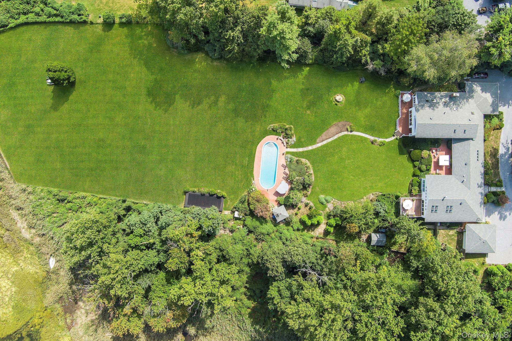 Casa com 5 Quartos à Beira-Mar à Venda em Locust Valley - Nova Iorque - EUA - 2