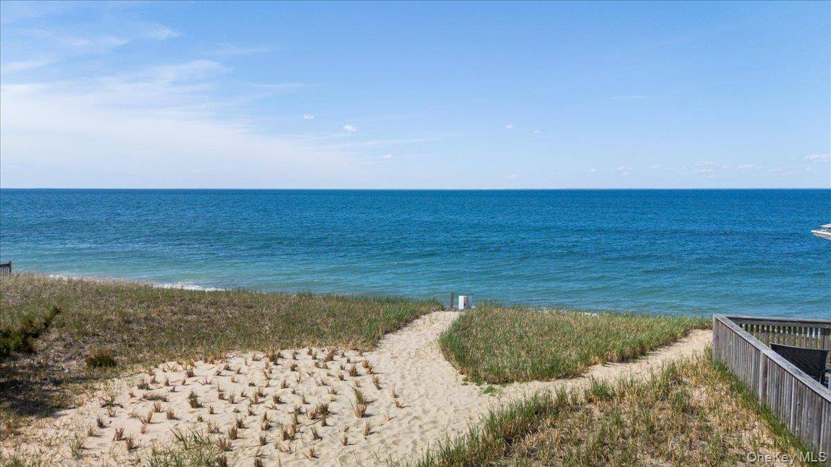 Casa com 5 Quartos à Beira-Mar à Venda em Montauk - Nova Iorque - EUA - 2