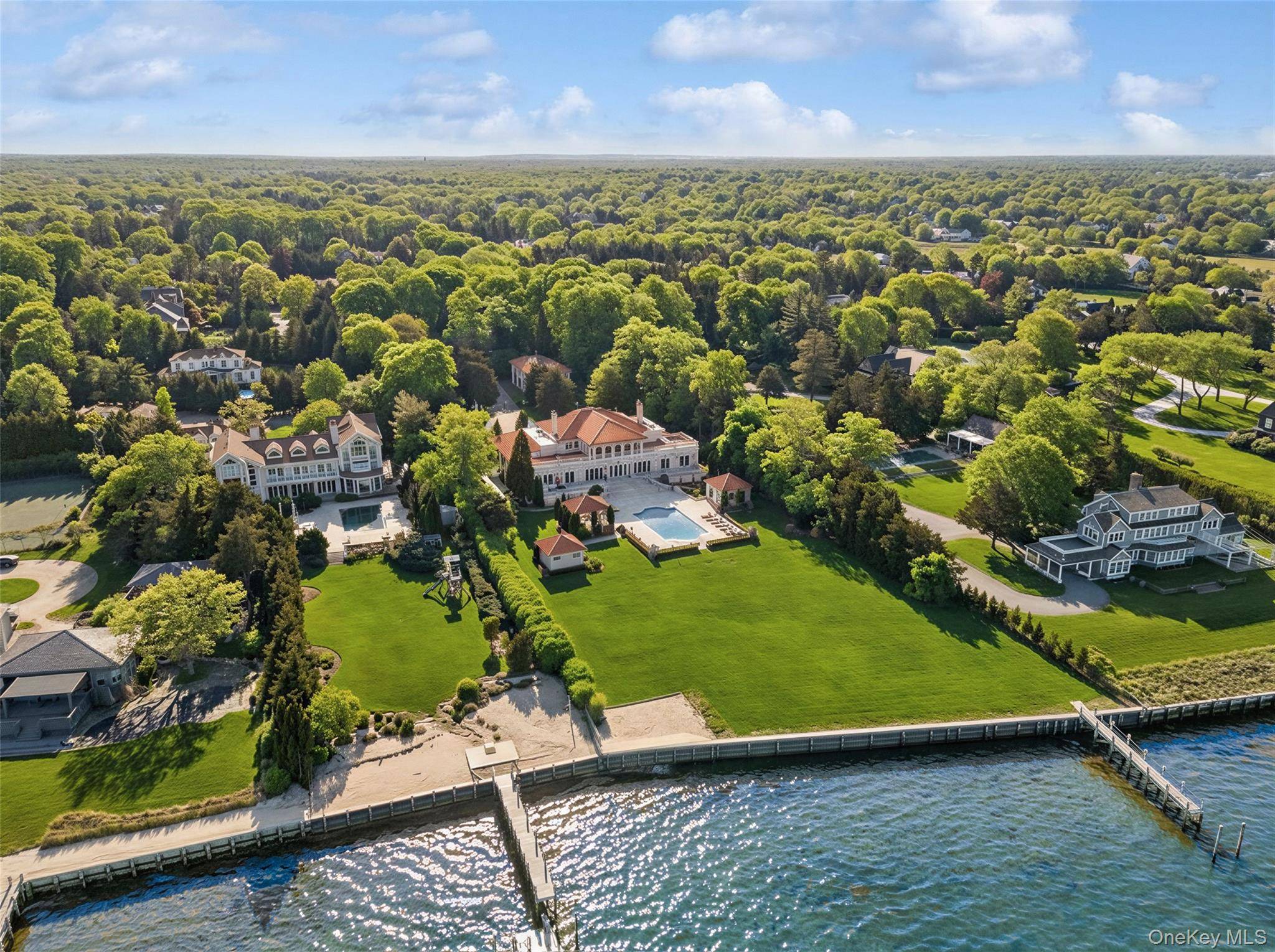 Casa com 5 Quartos à Beira-Mar à Venda em Remsenburg - NY - EUA - 2