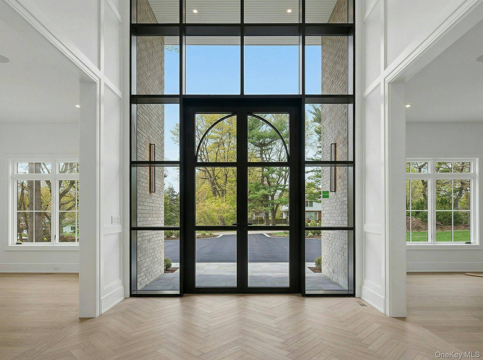 Casa de 5 Dormitorios Frente al Mar en Venta en Sands Point - Nueva York - EE. UU. - 3