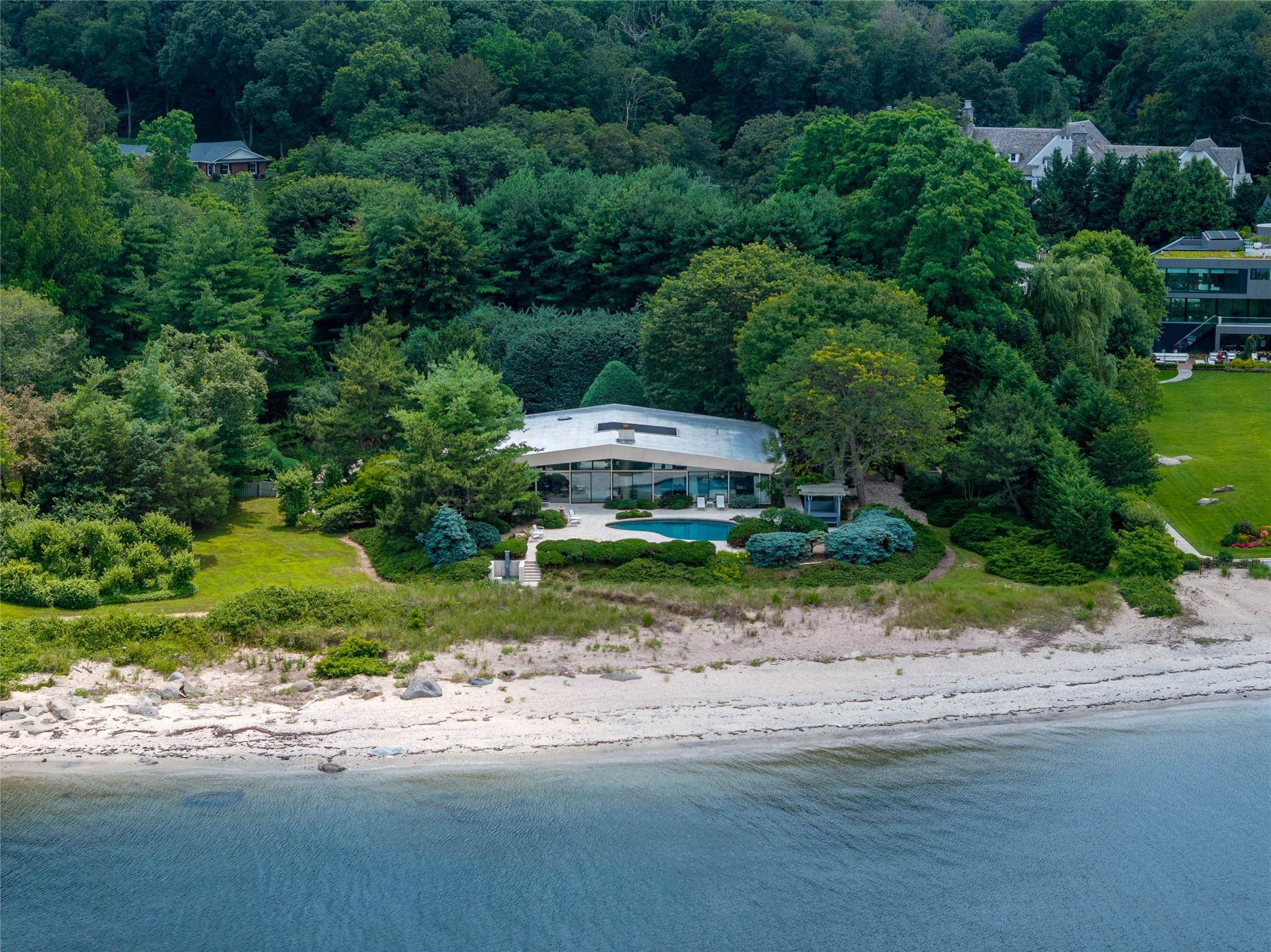 Casa com 5 Quartos à Beira-Mar à Venda em Sands Point - Nova Iorque - EUA - 1