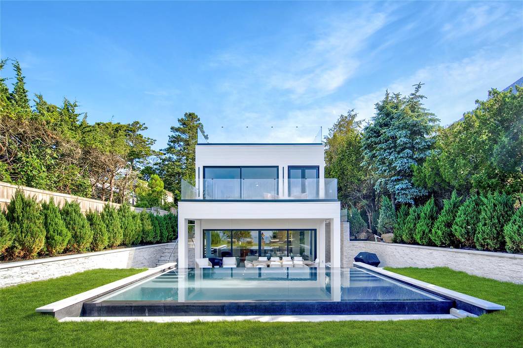 Casa com 5 Quartos à Beira-Mar à Venda em Southampton - NY - EUA - 1