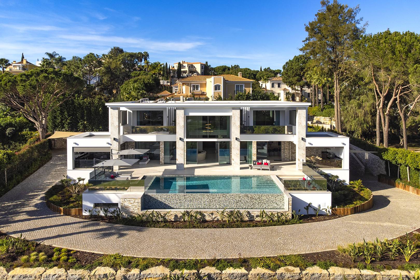 Casa com 5 Quartos à Venda em Algarve - Algarve - Portugal - 1