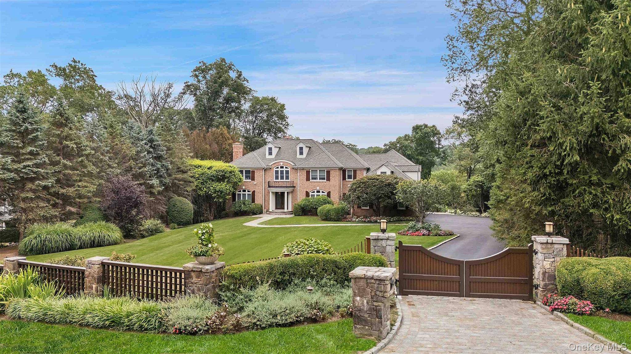 Casa de 5 Dormitorios en Venta en Armonk, Nueva York, EE. UU. - 1