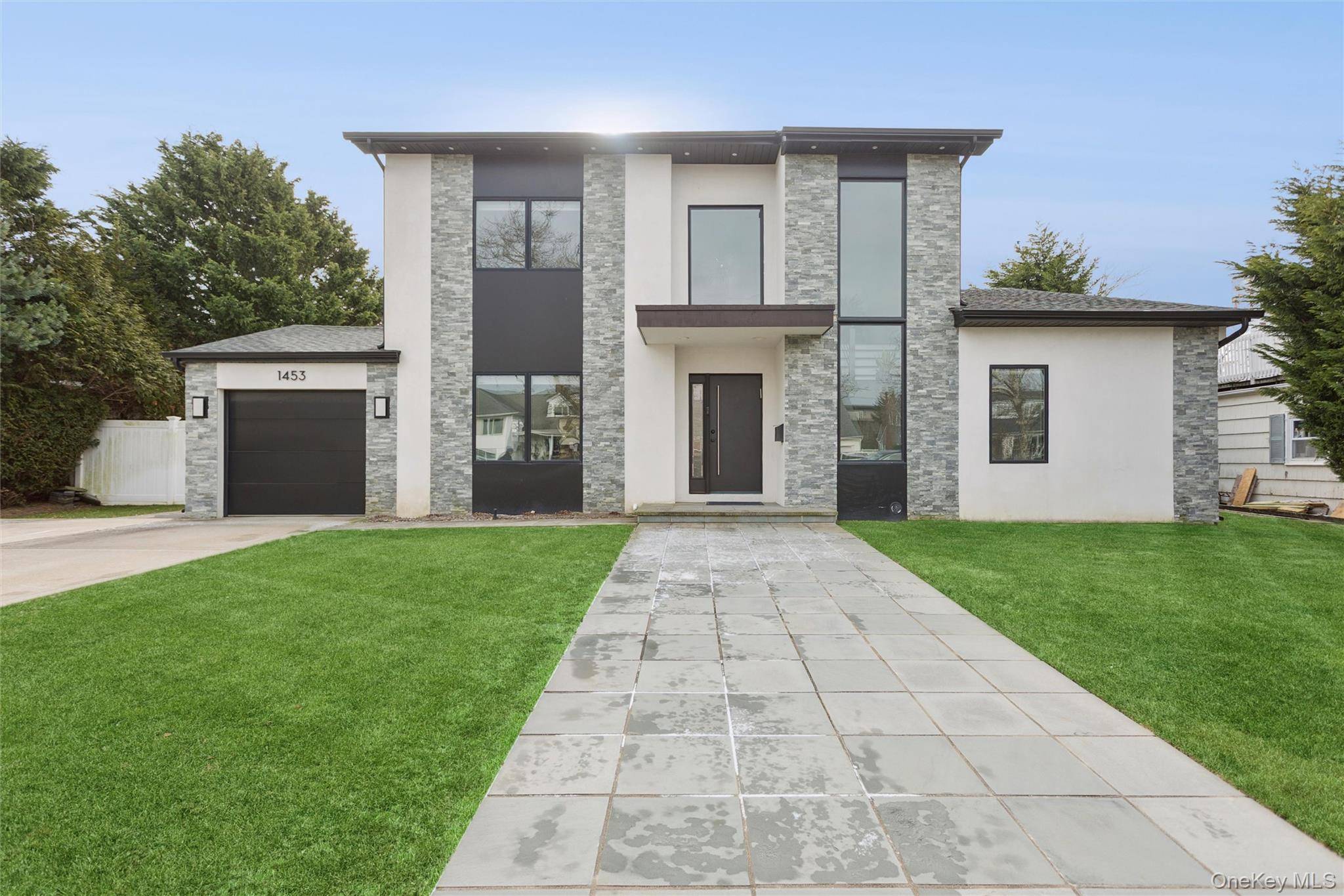 Casa de 5 Dormitorios en Venta en Atlantic Beach - Nueva York - EE. UU. - 1