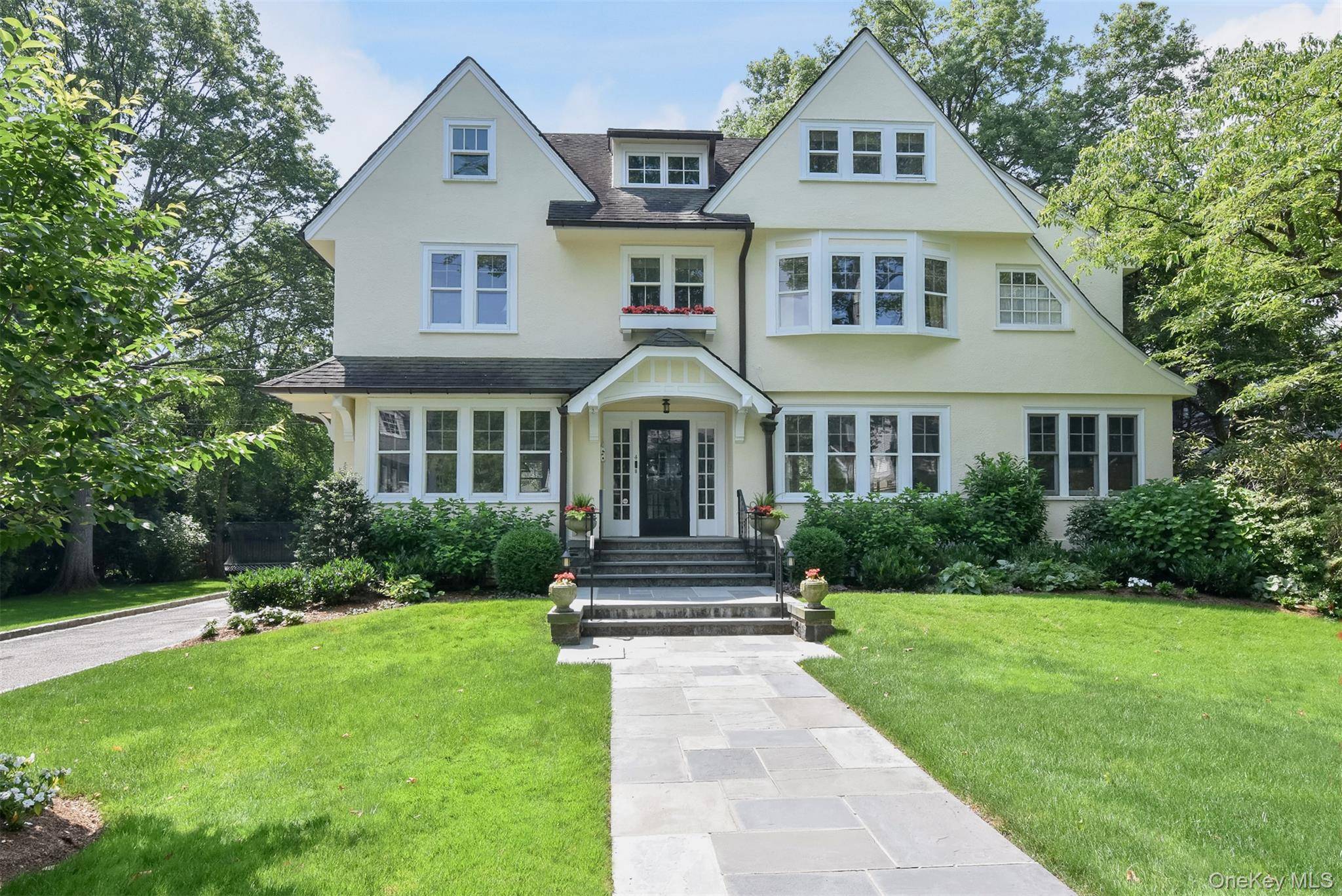 Casa com 5 Quartos à Venda em Bronxville - Nova Iorque - EUA - 1