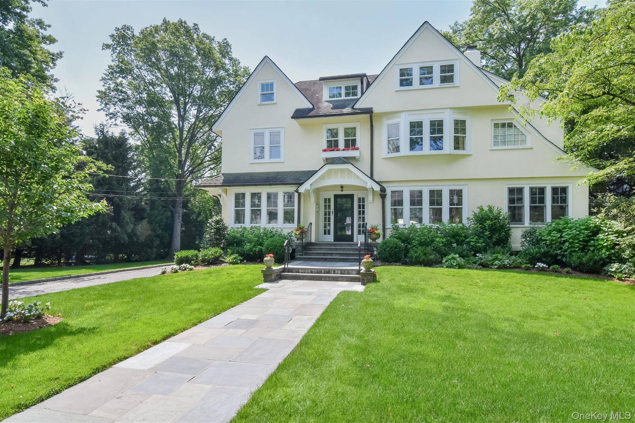 Casa com 5 Quartos à Venda em Bronxville - Nova Iorque - EUA - 2