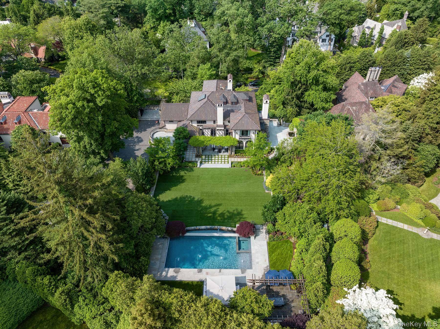 Casa com 5 Quartos à Venda em Bronxville - NY - EUA - 1