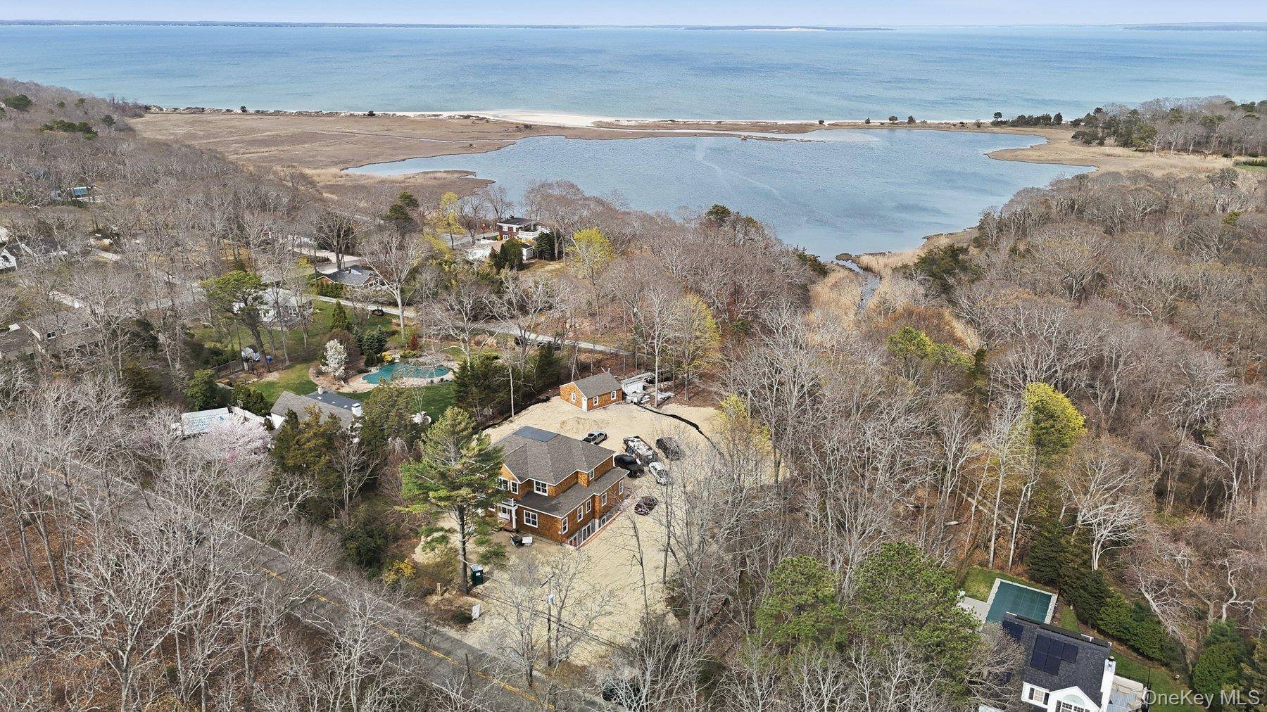 Casa com 5 Quartos à Venda em Hampton Bays - Nova Iorque - EUA - 2