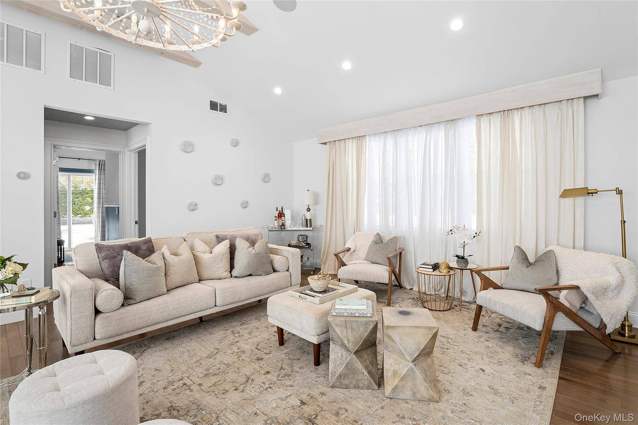 Casa com 5 Quartos à Venda em Hampton Bays - Nova Iorque - EUA - 1