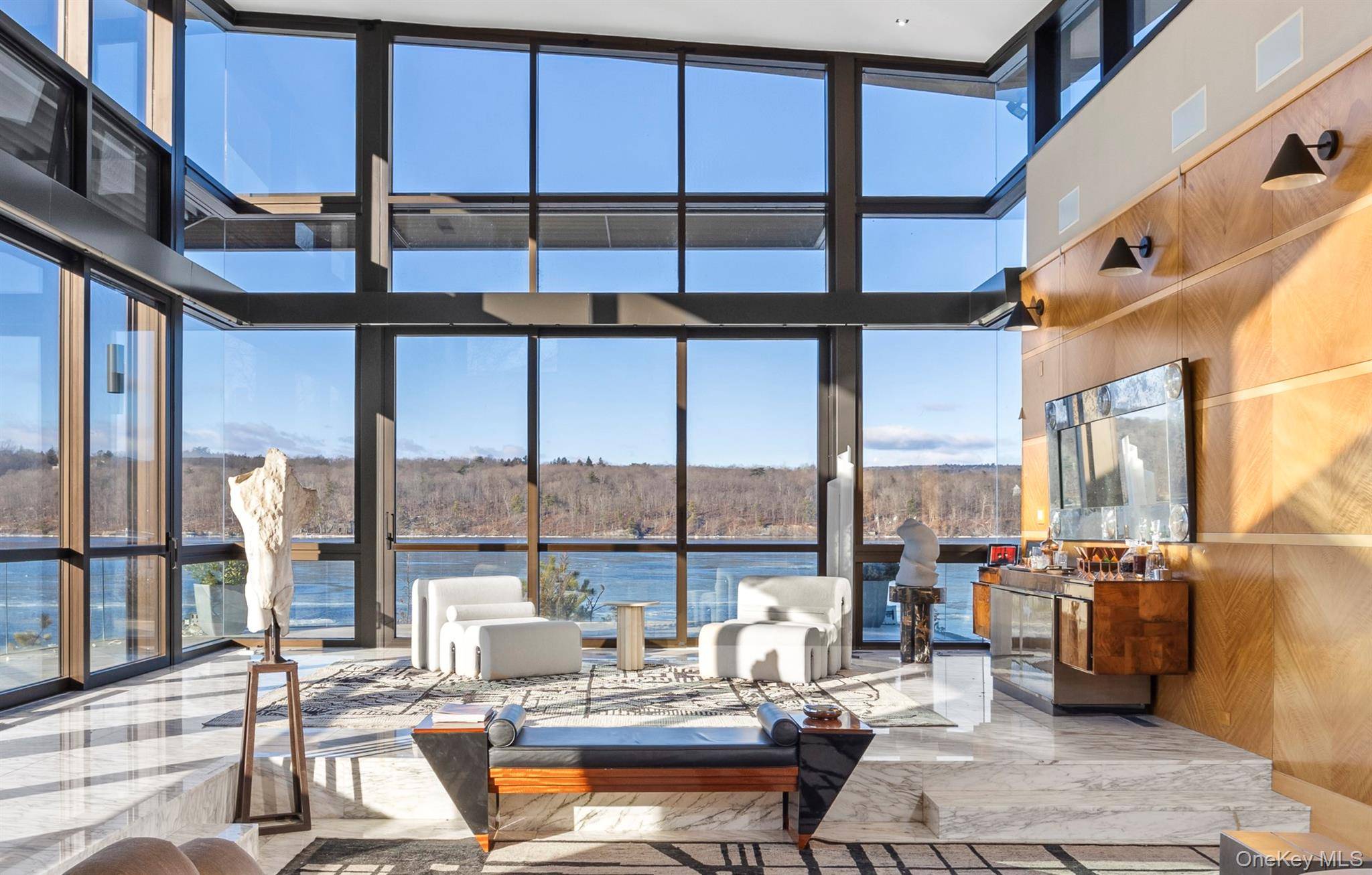 Casa com 5 Quartos à Venda em Hyde Park - NY - EUA - 4