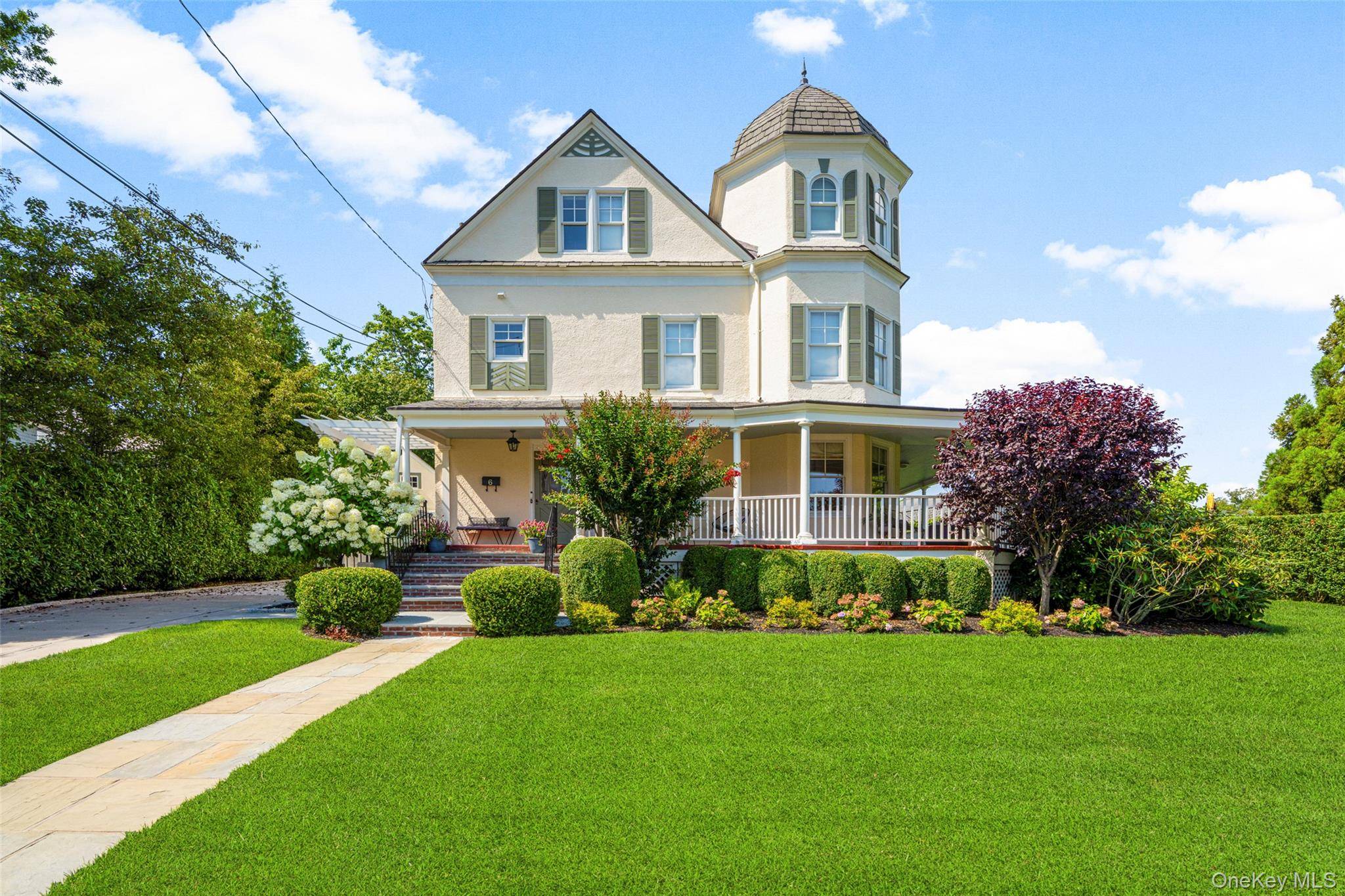 Casa de 5 Dormitorios en Venta en Larchmont - Nueva York - EE. UU. - 1