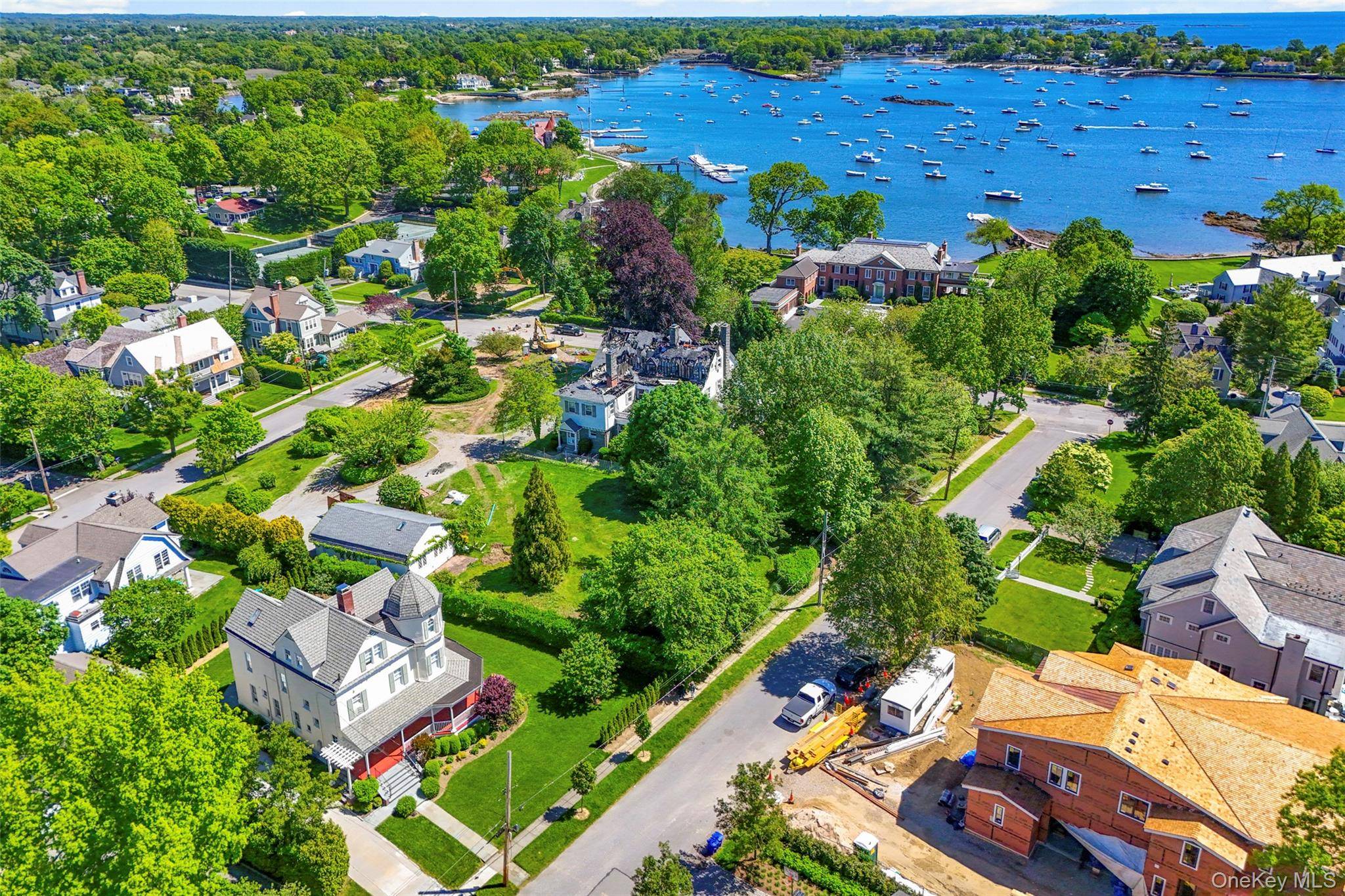 Casa de 5 Dormitorios en Venta en Larchmont - Nueva York - EE. UU. - 2