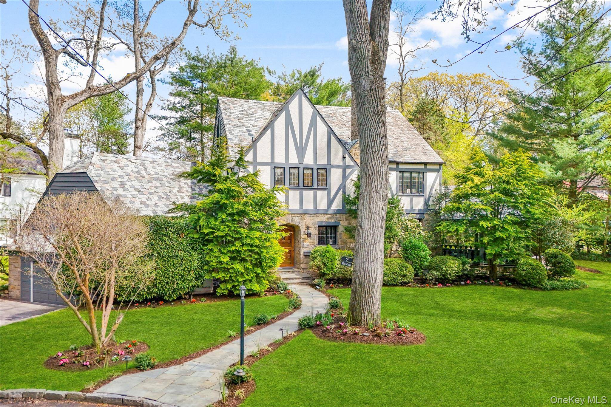 Casa com 5 Quartos à Venda em Larchmont - Nova Iorque - EUA - 1