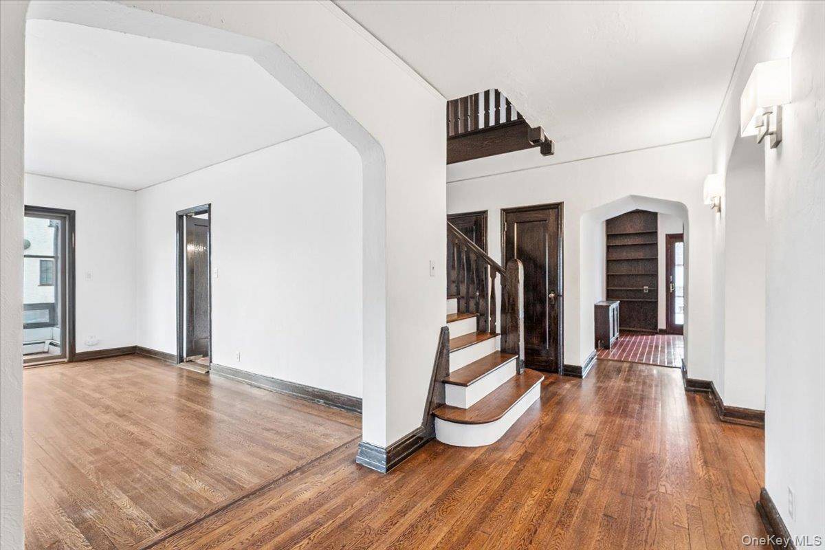 Casa com 5 Quartos à Venda em Larchmont - Nova Iorque - EUA - 2