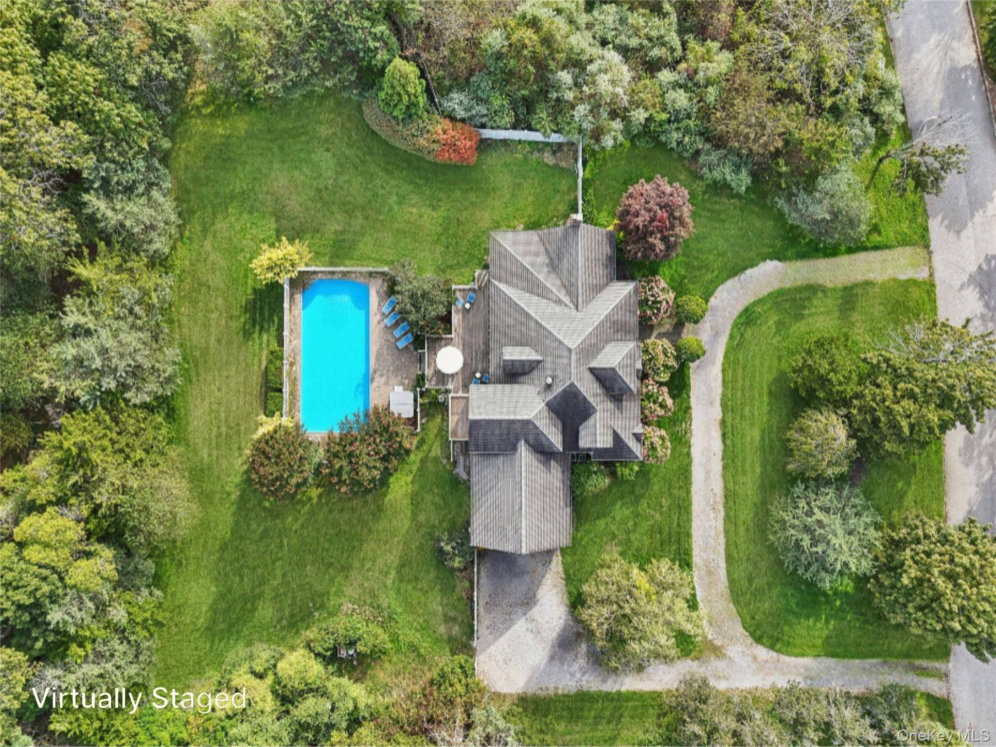 Casa de 5 Dormitorios en Venta en Remsenburg - Nueva York - EE. UU. - 3