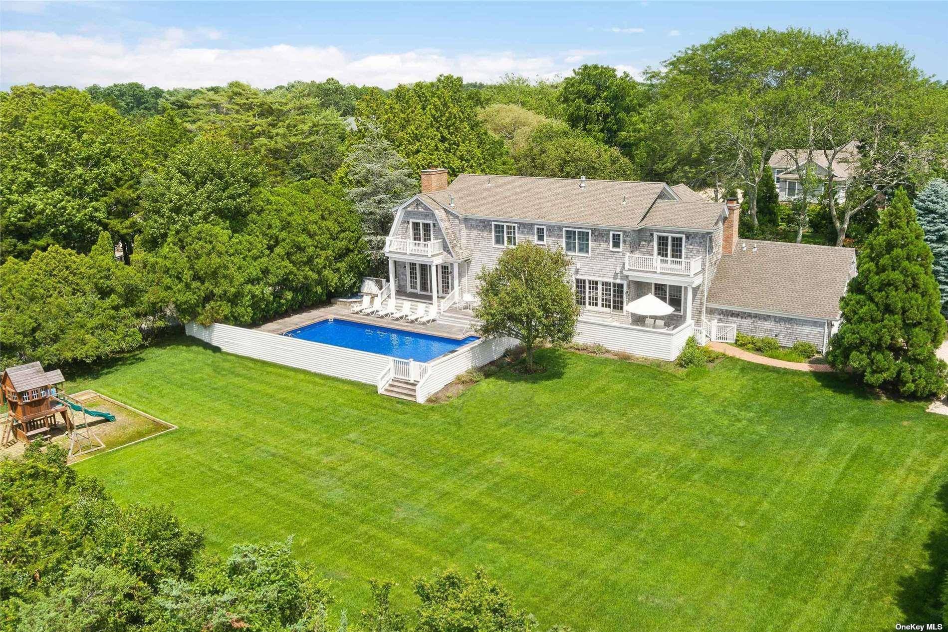 Casa de 5 Dormitorios en Venta en Remsenburg - Nueva York - EE. UU. - 2