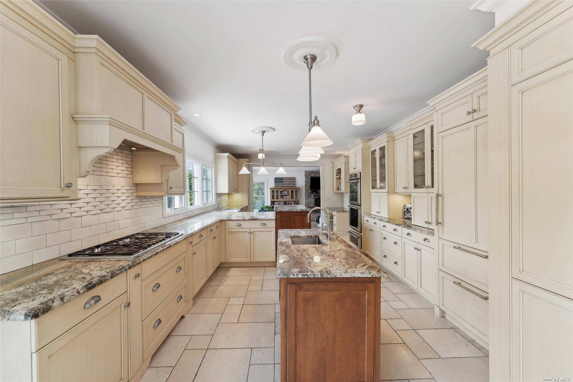 Casa de 5 Dormitorios en Venta en Remsenburg - Nueva York - EE. UU. - 7