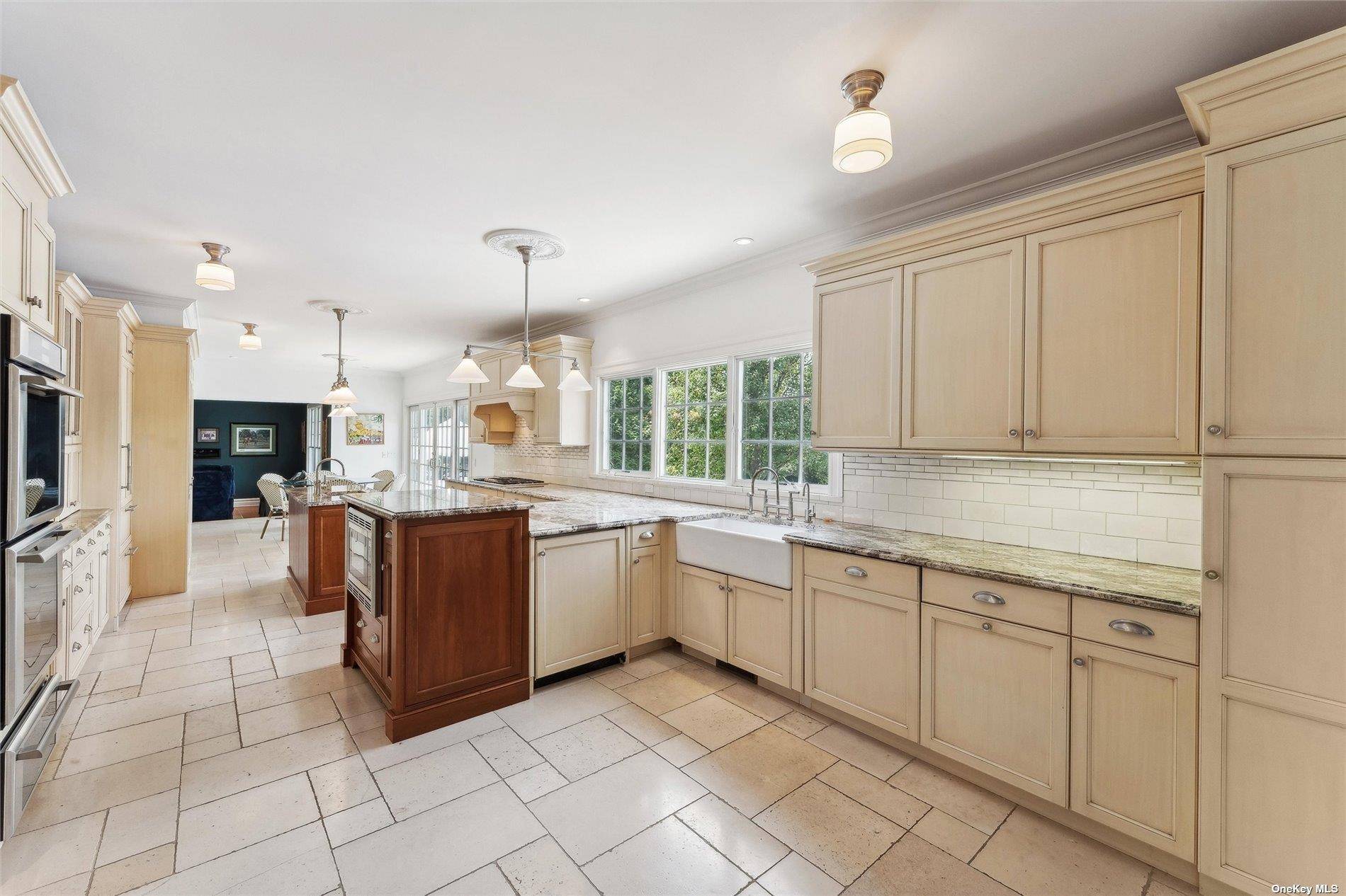 Casa de 5 Dormitorios en Venta en Remsenburg - Nueva York - EE. UU. - 8