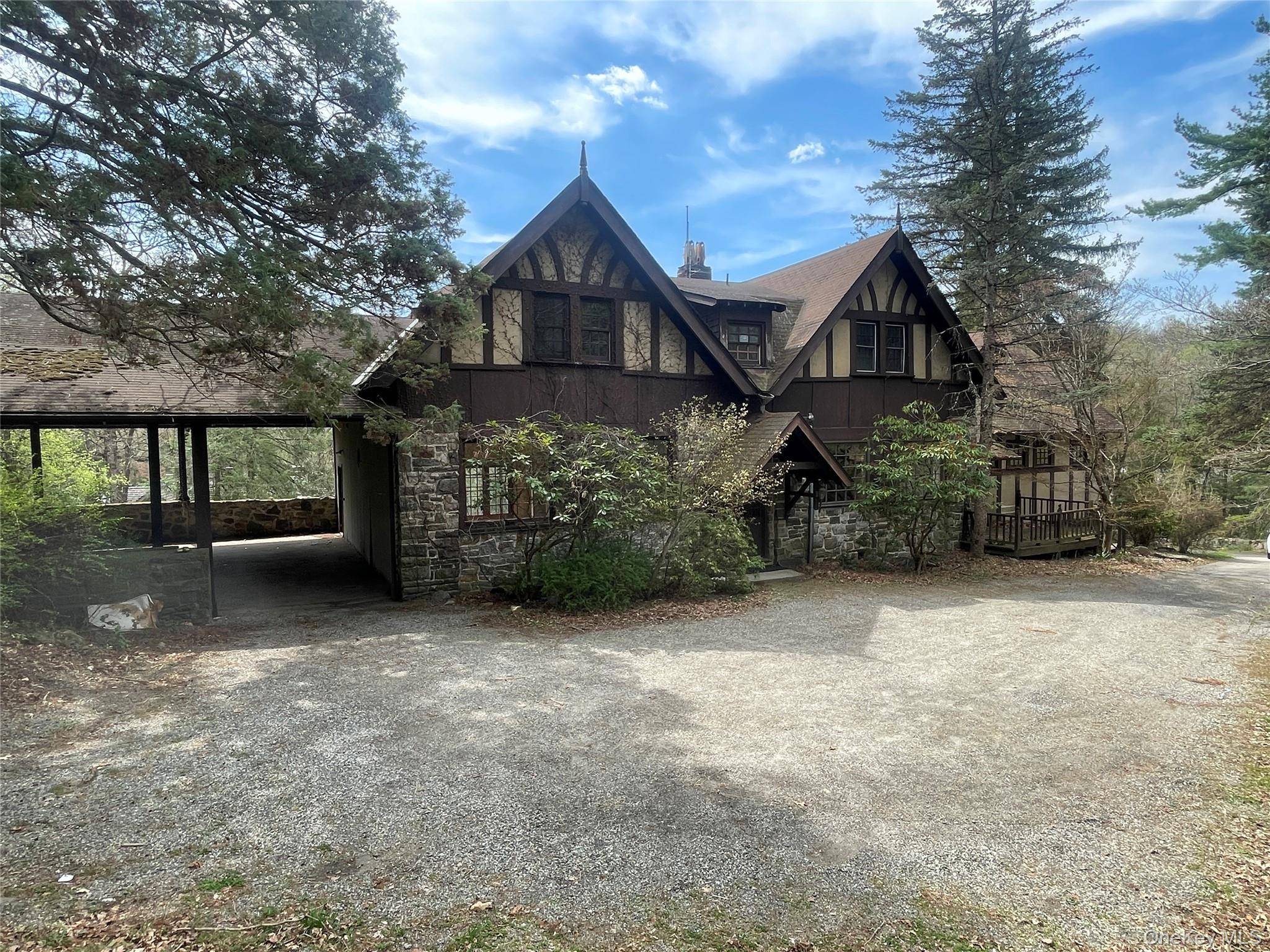 Casa com 5 Quartos à Venda em Tuxedo Park - Nova Iorque - EUA - 1