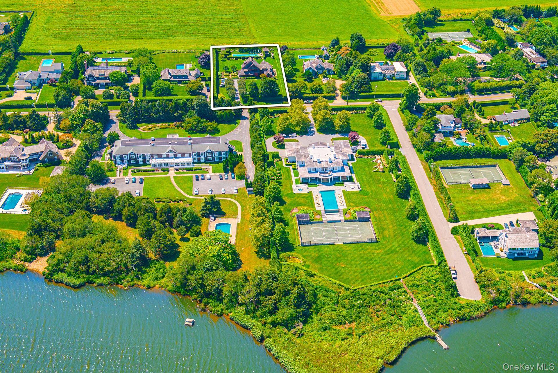 Casa de 5 Dormitorios en Venta en Water Mill - NY - EE. UU. - 2