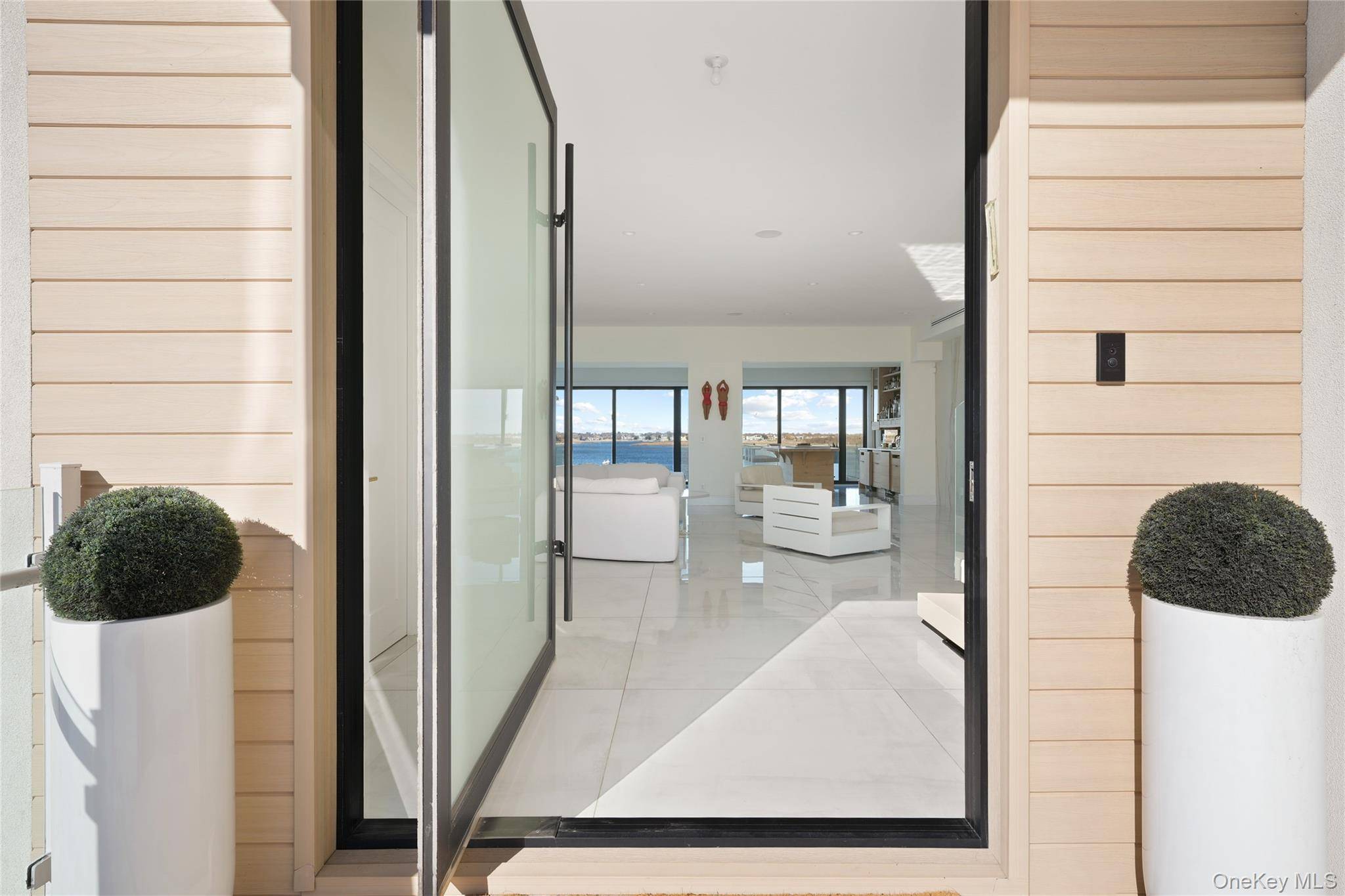 Casa com 6 Quartos à Beira-Mar à Venda em Atlantic Beach - NY - EUA - 1