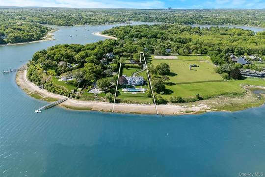 Casa com 6 Quartos à Beira-Mar à Venda em East Setauket - NY - EUA - 5