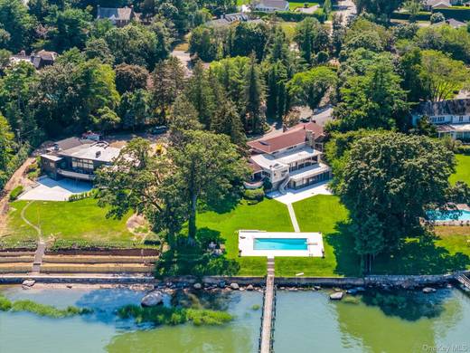 Casa com 6 Quartos à Beira-Mar à Venda em Great Neck - NY - EUA - 3