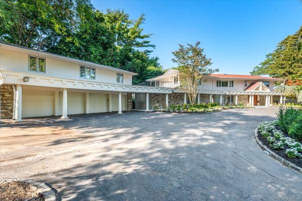 Casa com 6 Quartos à Beira-Mar à Venda em Great Neck - NY - EUA - 8