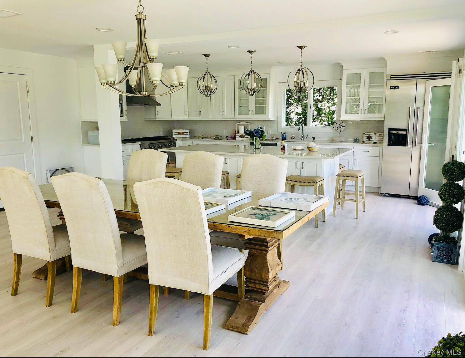 Casa de 6 Dormitorios Frente al Mar en Venta en Hampton Bays - Nueva York - EE. UU. - 5