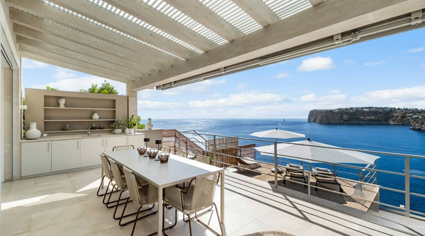 6-Bedroom Beachfront Home for Sale in Mallorca, Balearic Islands, Spain - 2