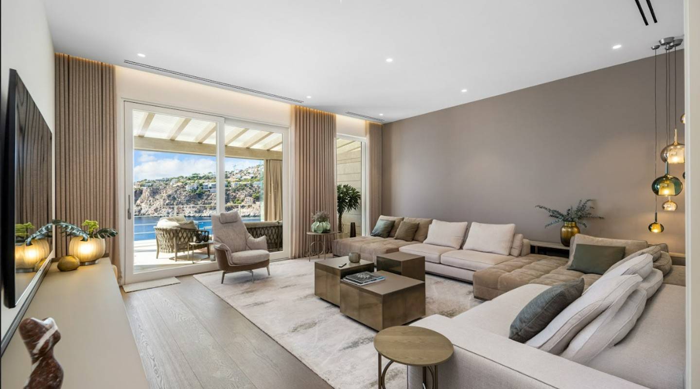 6-Bedroom Beachfront Home for Sale in Mallorca, Balearic Islands, Spain - 3
