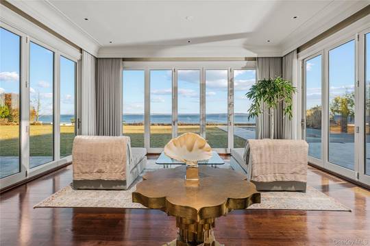 Casa com 6 Quartos à Beira-Mar à Venda em New Rochelle - NY - EUA - 6