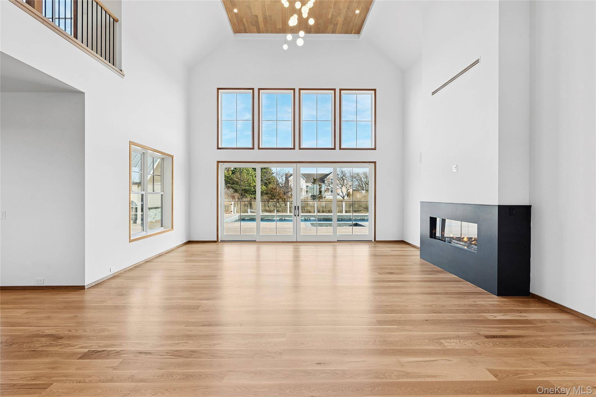 Casa de 6 Dormitorios Frente al Mar en Venta en Quogue, NY, EE. UU. - 3