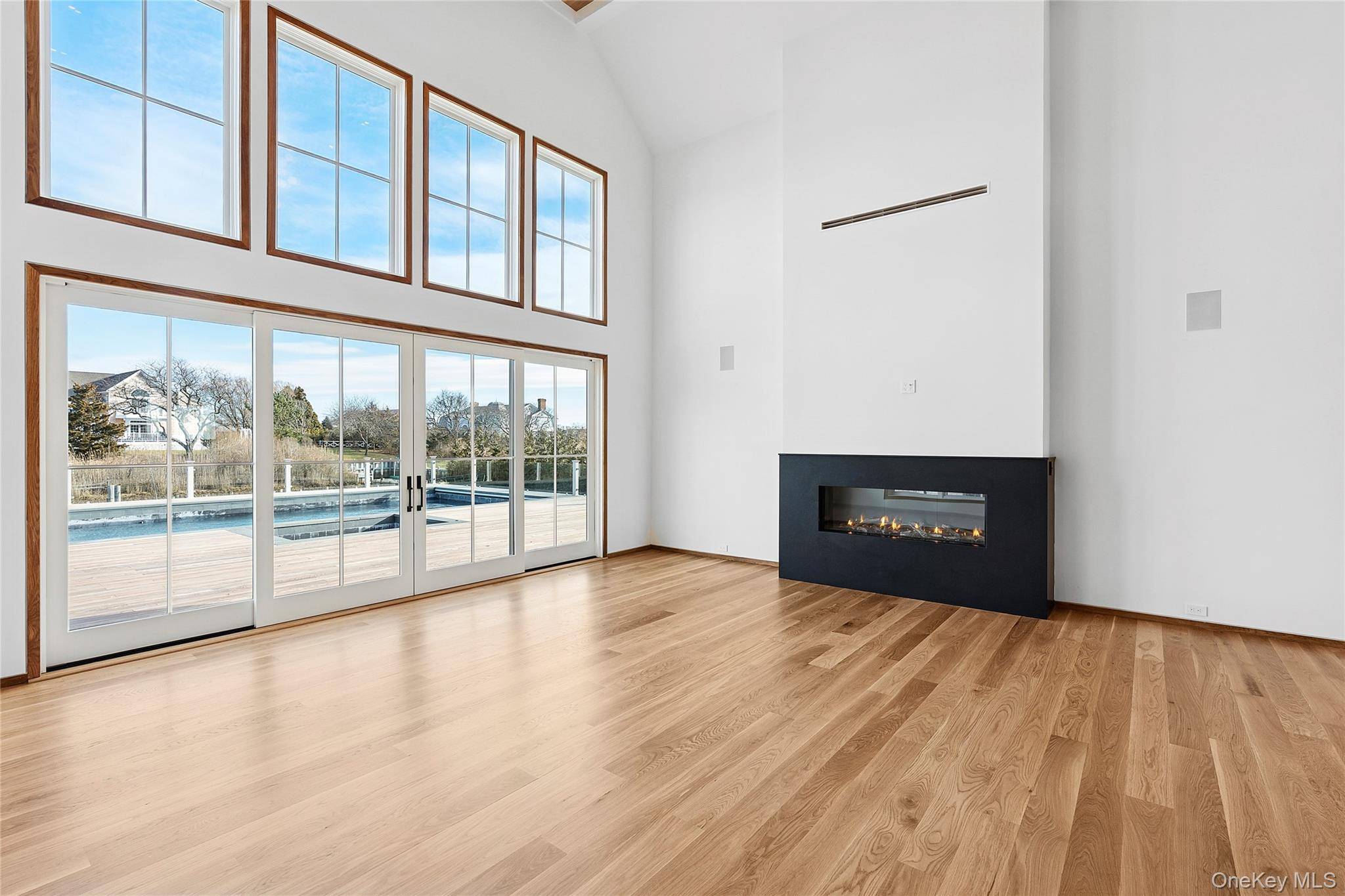 Casa de 6 Dormitorios Frente al Mar en Venta en Quogue, NY, EE. UU. - 5