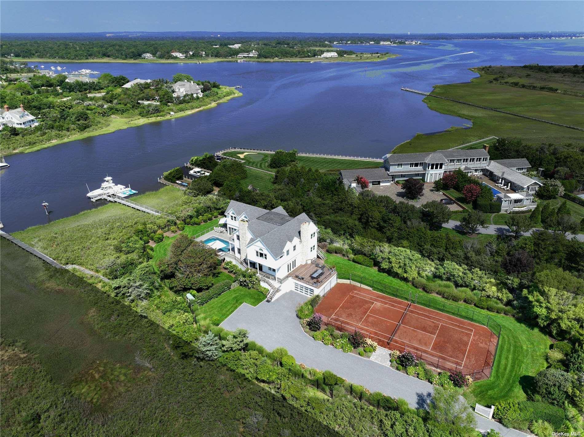 6 Bedroom Bayfront Home for Sale in Quogue - NY - USA - 1