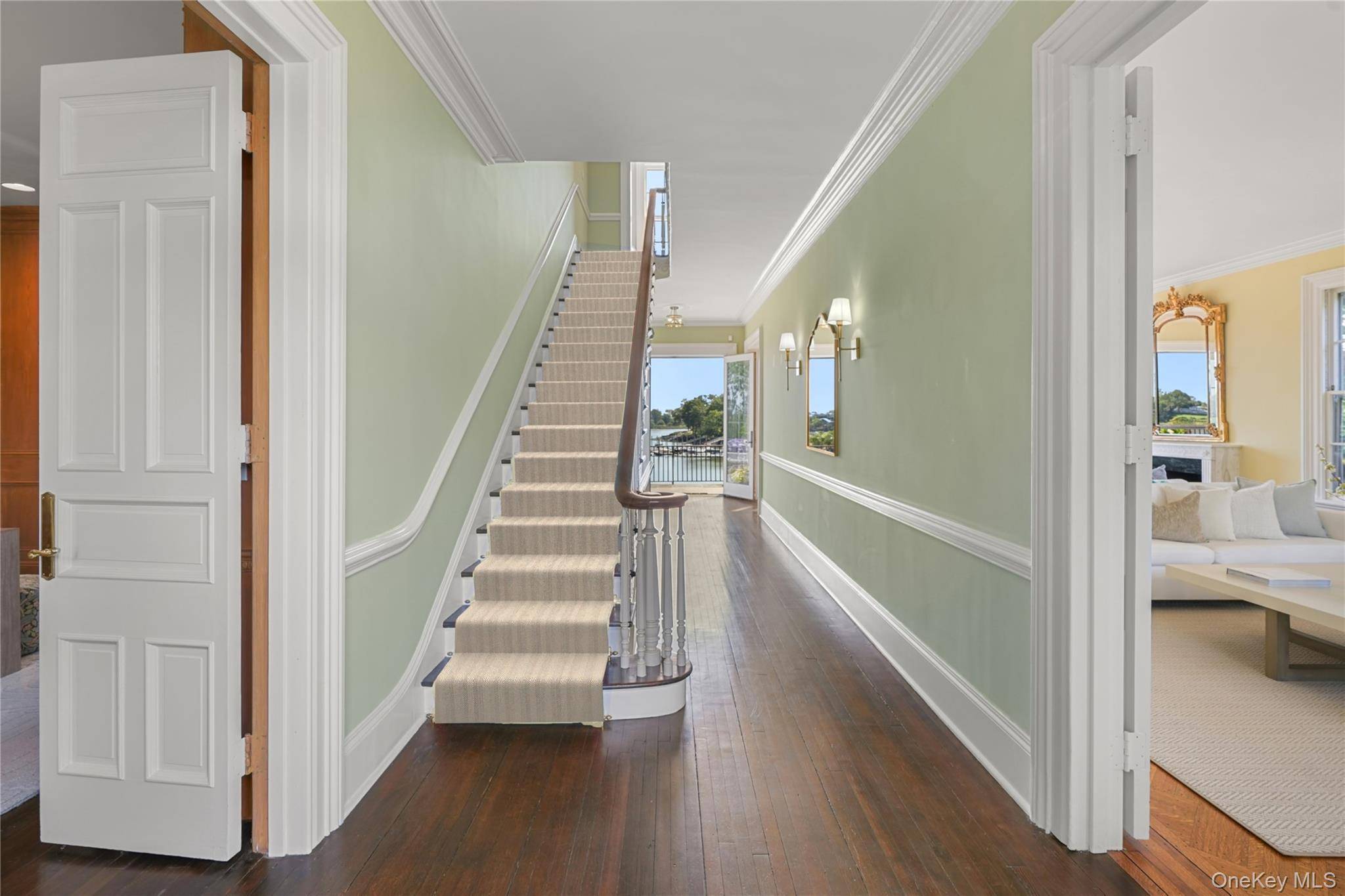 6 Bedroom Waterfront Home for Sale in RYE - NY - USA - 4