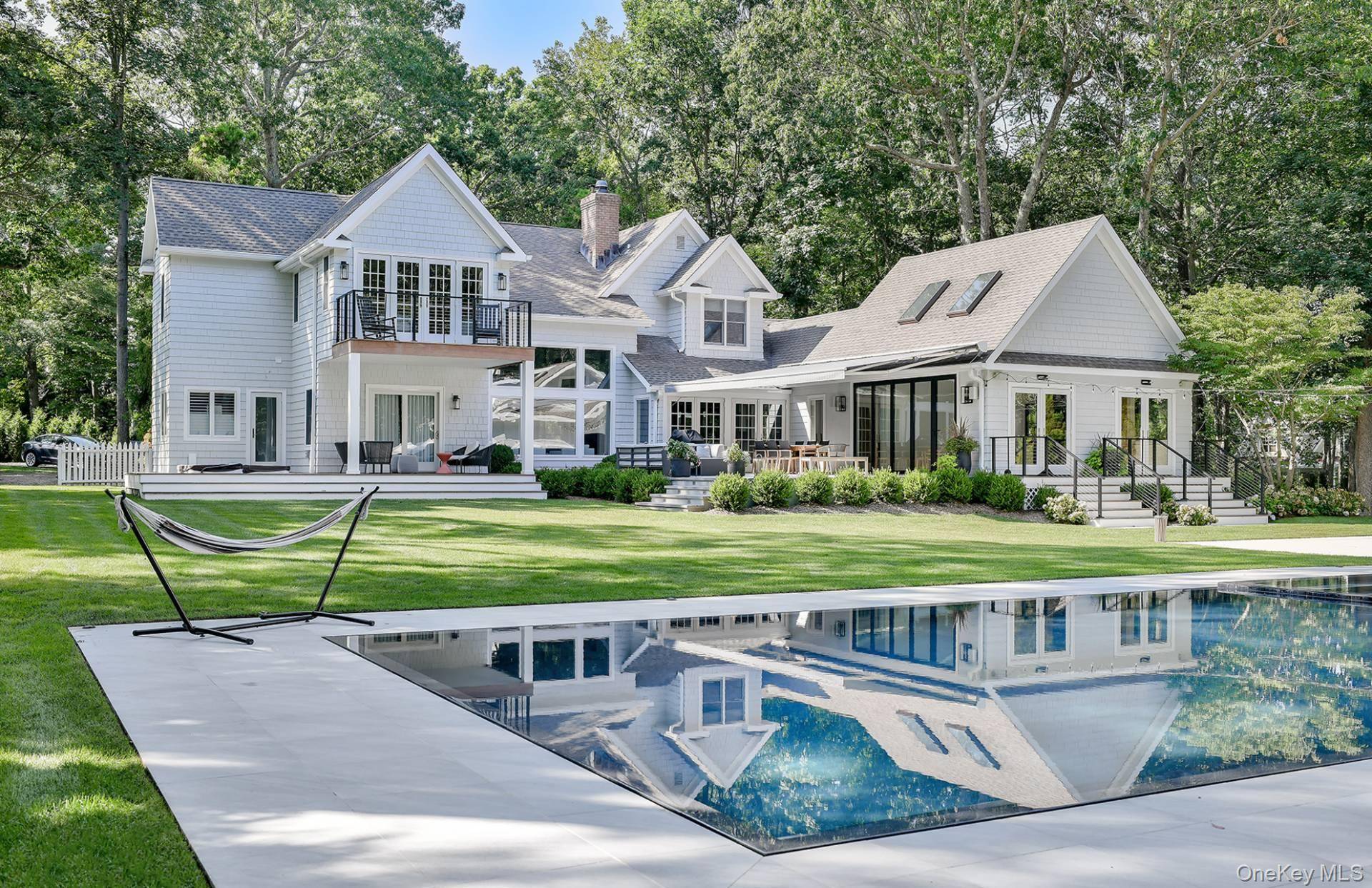 Casa com 6 Quartos à Beira-Mar à Venda em Sag Harbor - Nova Iorque - EUA - 2