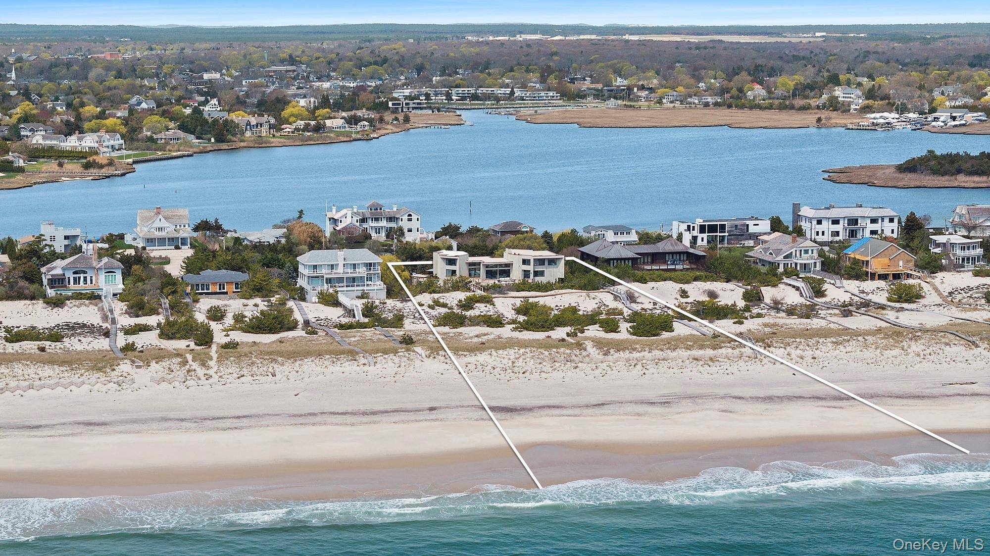 Casa com 6 Quartos à Beira-Mar à Venda em Westhampton Beach - NY - EUA - 2