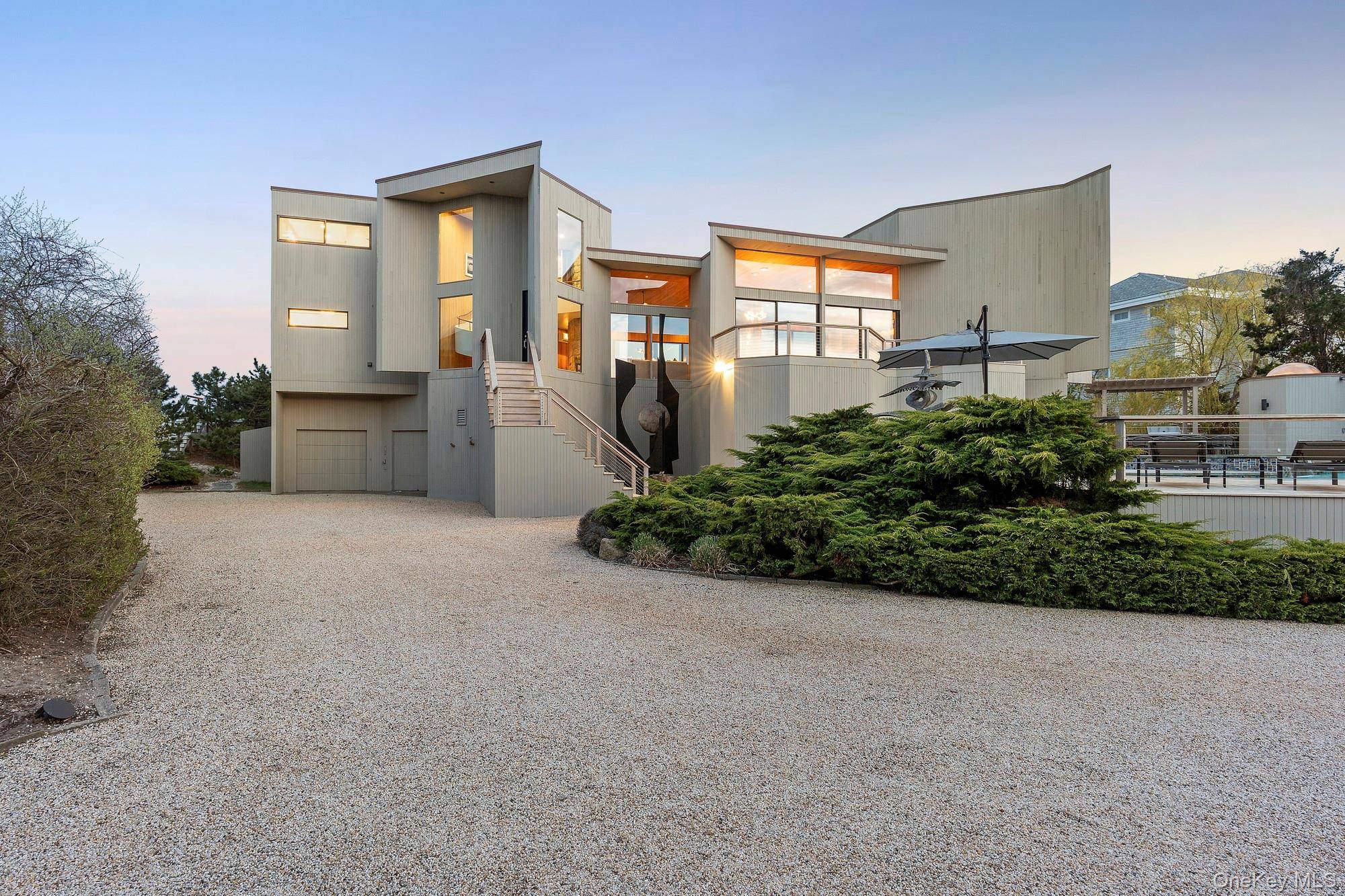 Casa com 6 Quartos à Beira-Mar à Venda em Westhampton Beach - NY - EUA - 4