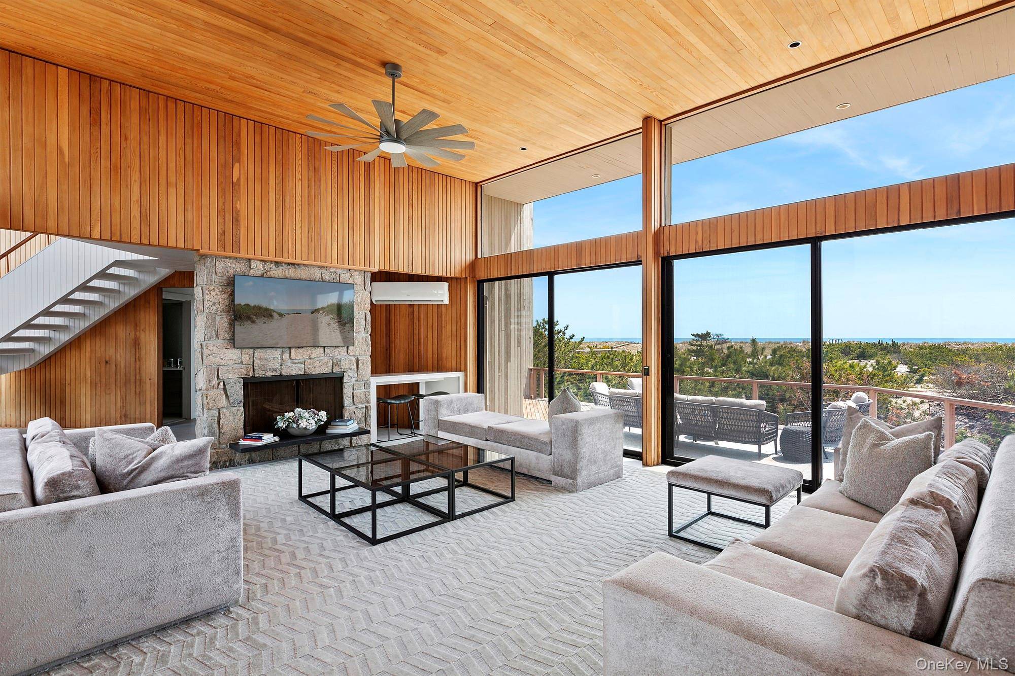 Casa com 6 Quartos à Beira-Mar à Venda em Westhampton Beach - NY - EUA - 7