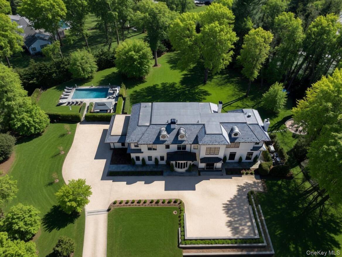Casa de 6 Dormitorios en Venta en Brookville - Nueva York - EE. UU. - 1