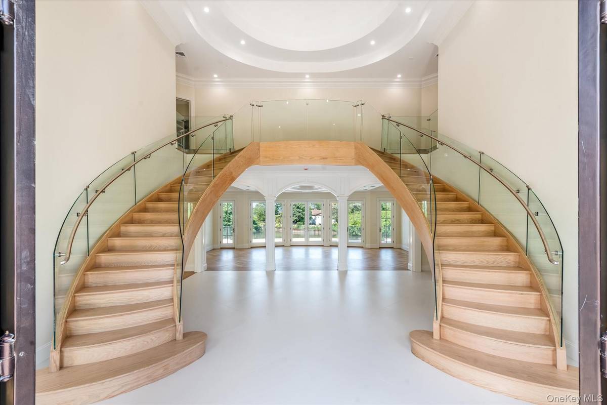 Casa com 6 Quartos à Venda em Great Neck - NY - EUA - 7