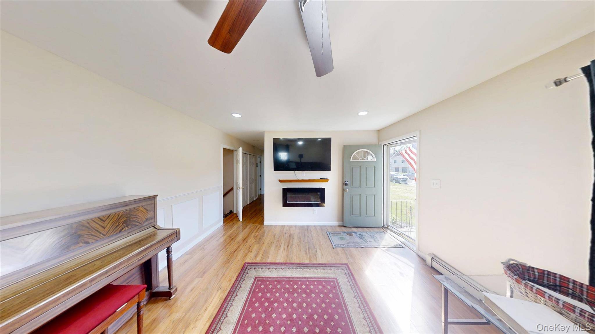 Casa com 6 Quartos à Venda em Huntington - Nova Iorque - EUA - 3