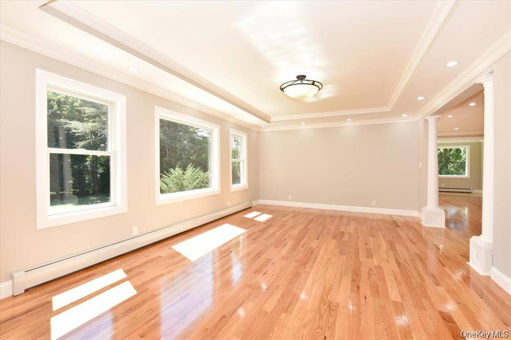 Casa com 6 Quartos à Venda em Huntington - Nova Iorque - EUA - 5